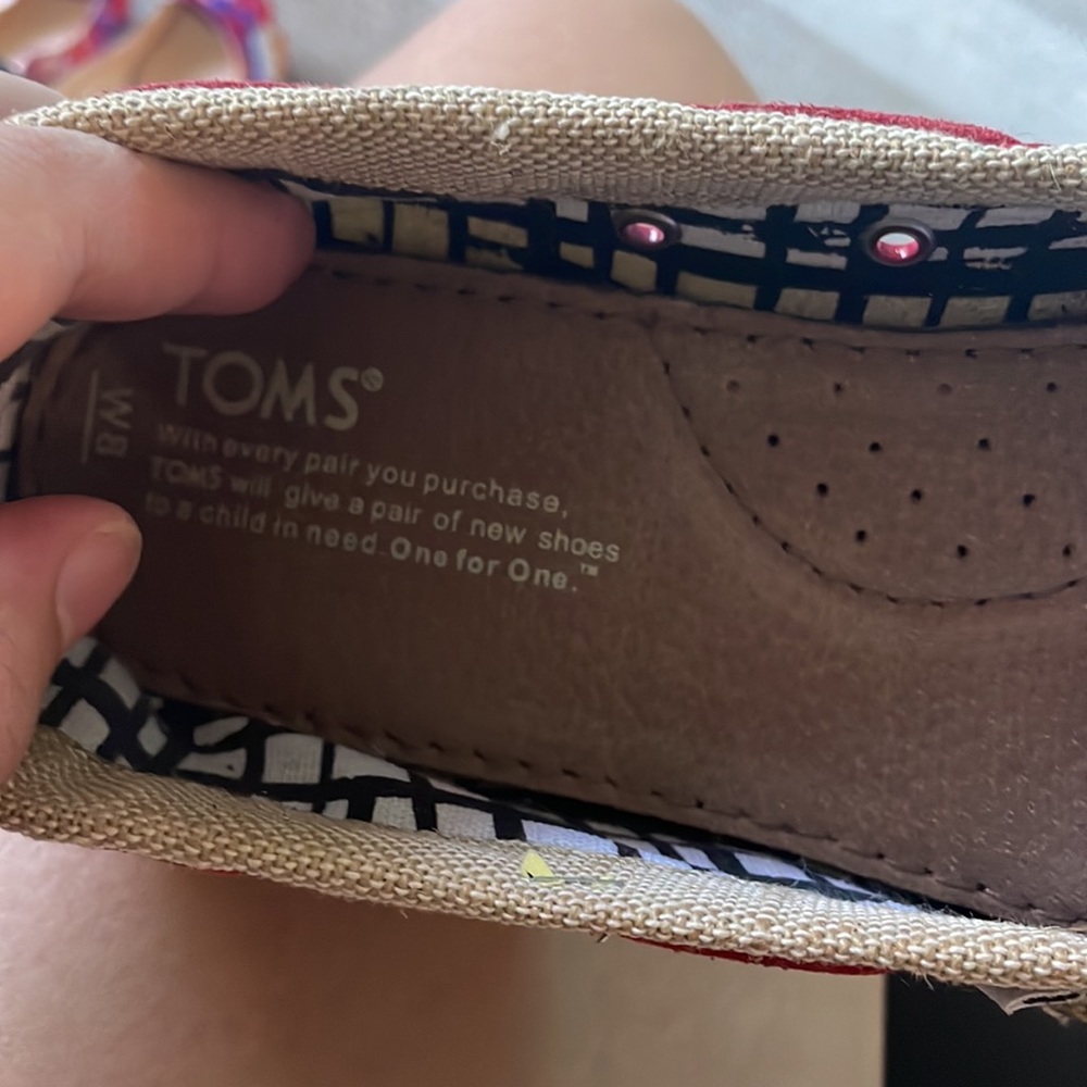 TOMS - Picture 4 of 4